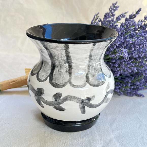 Black and White Pottery Vase with Daisies & Stripes - Picture 6 of 10